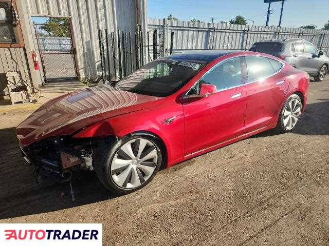 Tesla Model S 2020