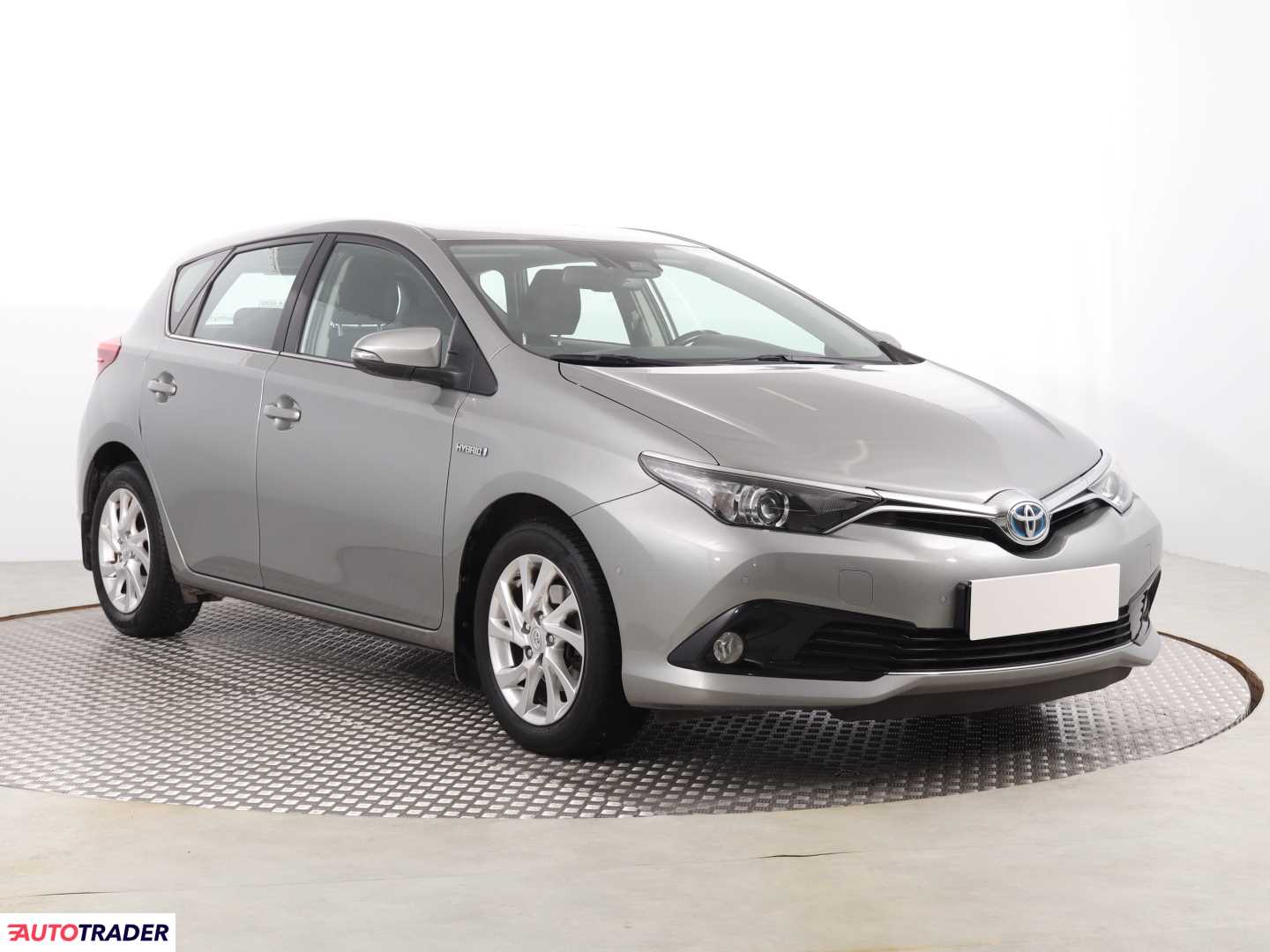 Toyota Auris 1.8 134 KM 2017r. (Piaseczno)