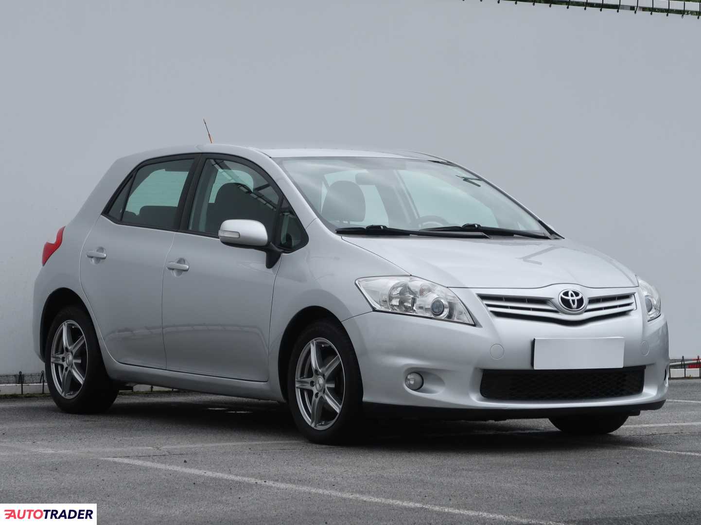 Toyota Auris 2010 1.4 88 KM
