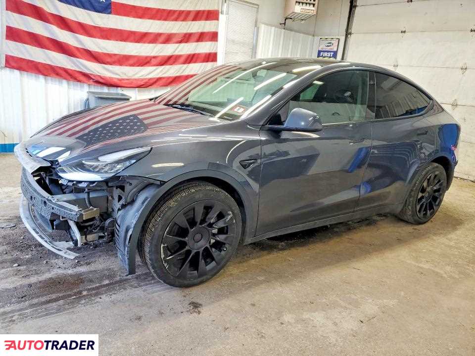 Tesla Model Y 2022