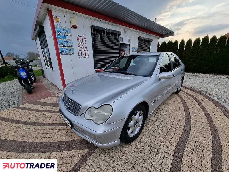 Mercedes C-klasa 2000 2.0 150 KM Mercedes C-klasa 2000 2.0 150 KM