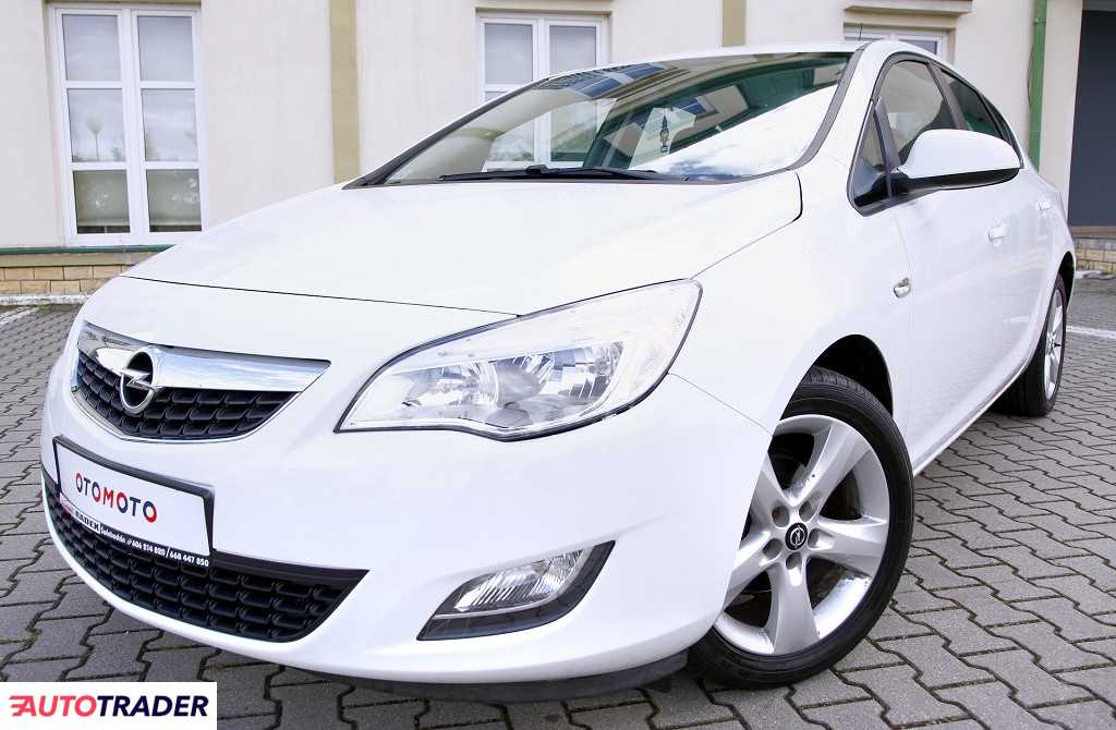 Opel Astra 2011 1.6 115 KM Opel Astra 2011 1.6 115 KM