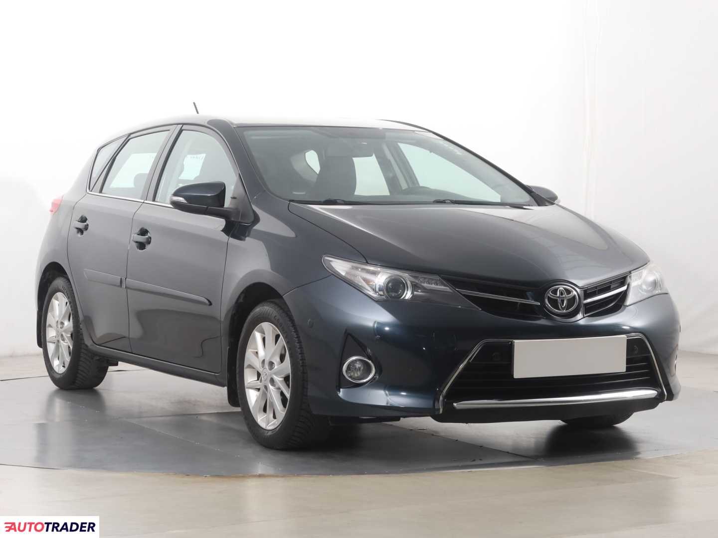 Toyota Auris 2013 1.6 130 KM