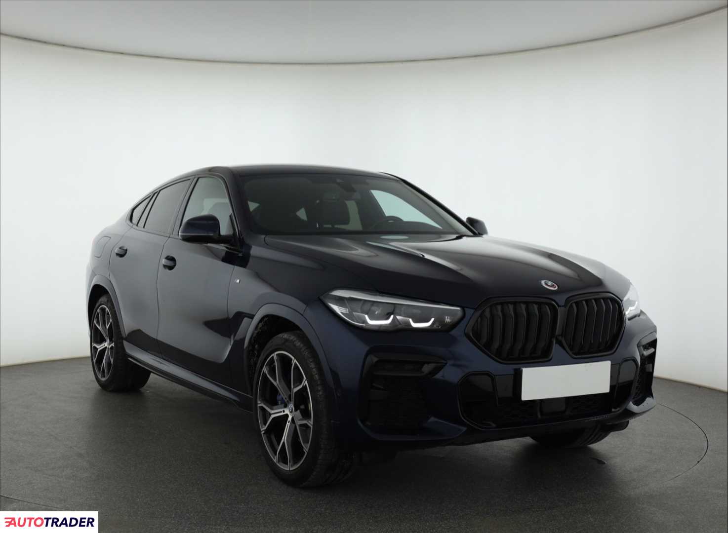 BMW X6 2023 3.0 281 KM