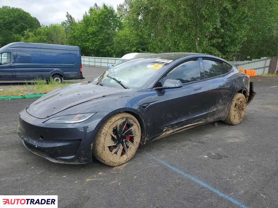 Tesla Model 3 2025