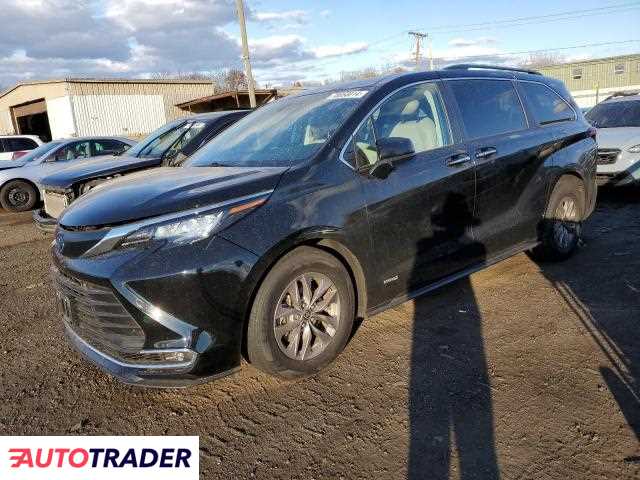 Toyota Sienna 2.0 hybrydowy 2021r. (NEW BRITAIN)