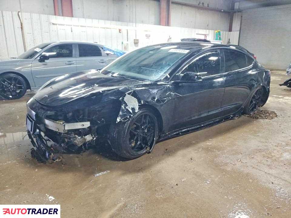 Tesla Model 3 2022