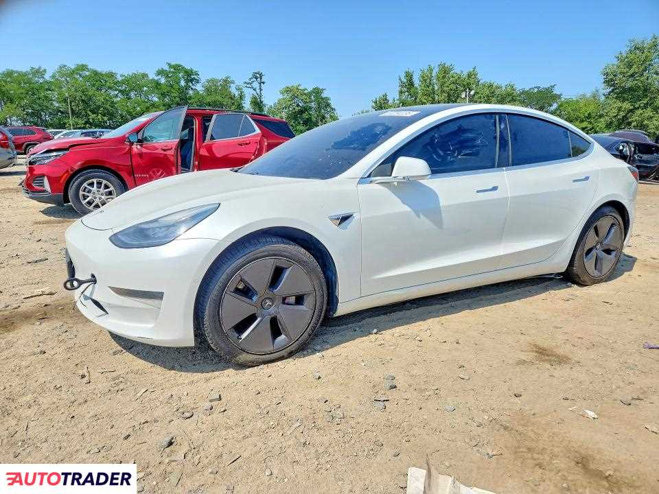 Tesla Model 3 2020