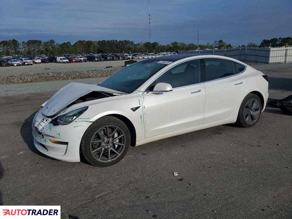 Tesla Model 3 2020