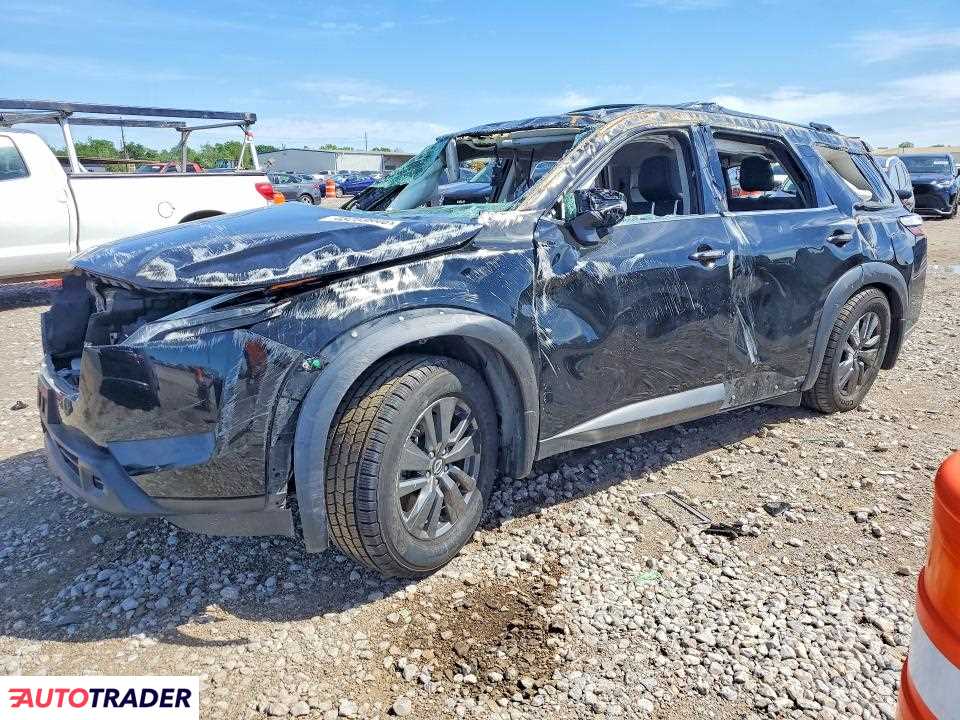 Nissan Pathfinder 2022 3