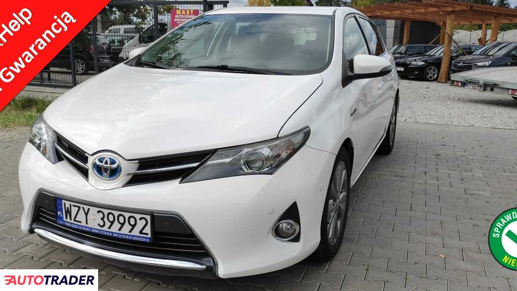 Toyota Auris 2013 1.8 99 KM