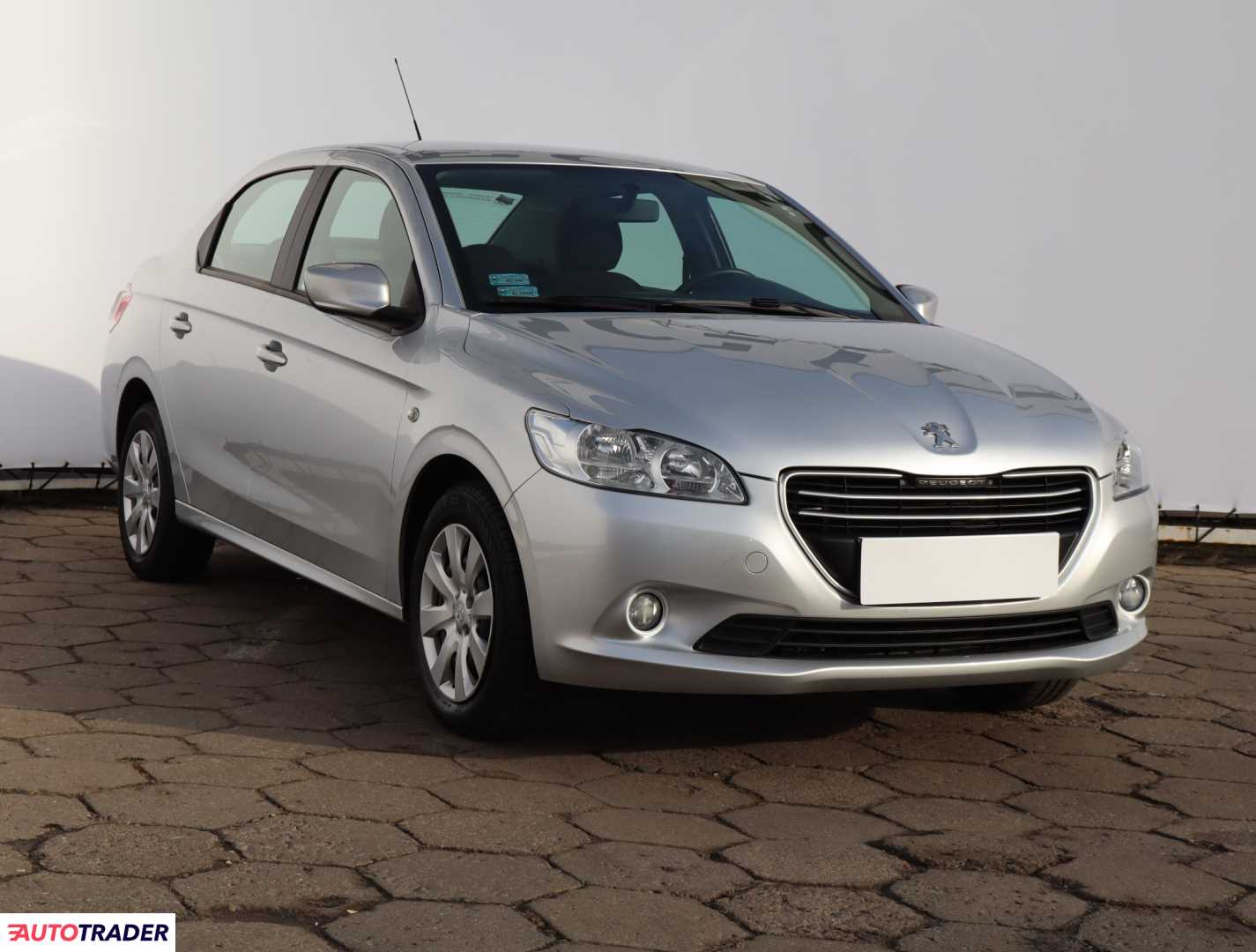 Peugeot 301 1.2 80 KM 2016r. (Piaseczno)