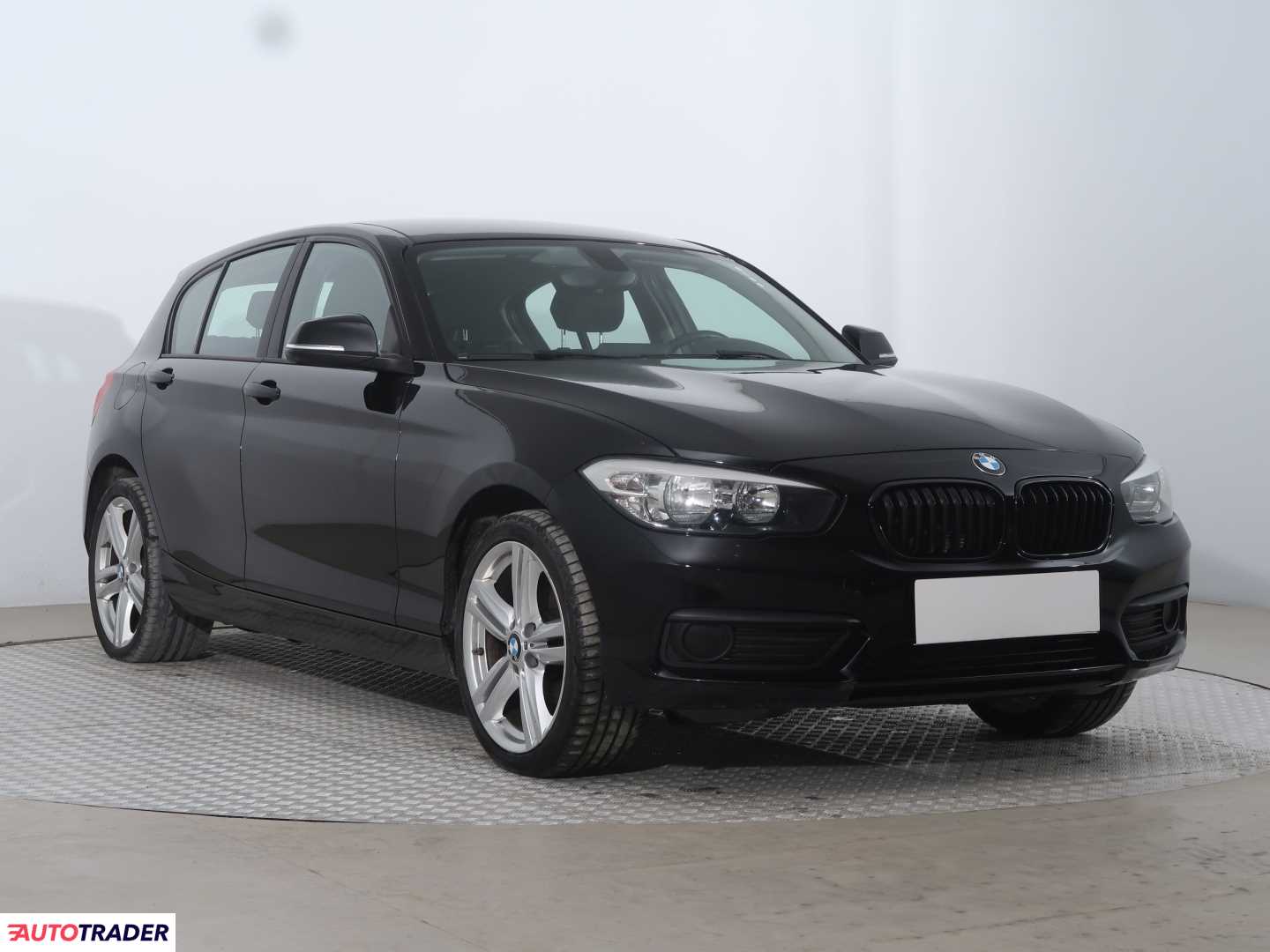 BMW 116 2015 1.5 107 KM