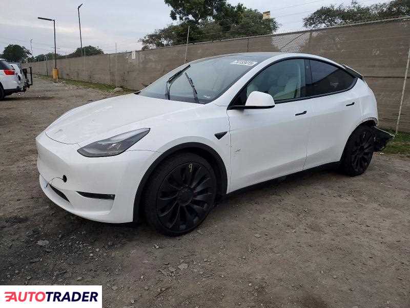 Tesla Model Y 2022