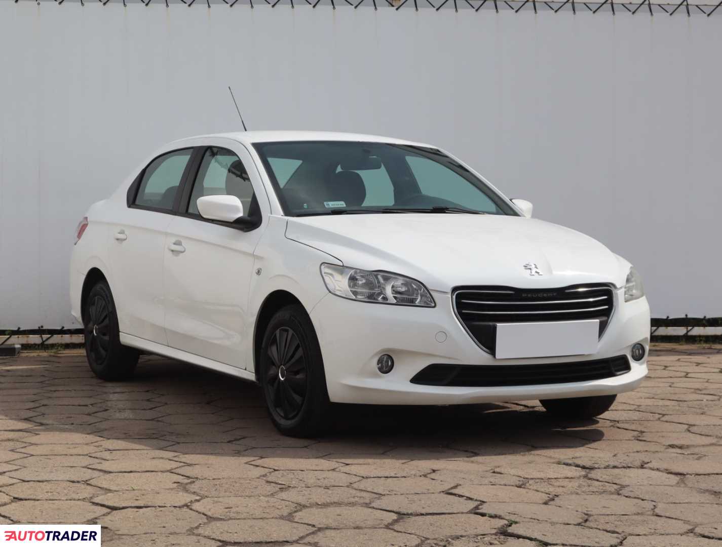 Peugeot 301 2015 1.2 80 KM