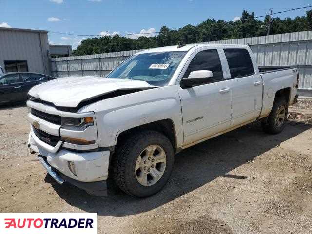 Chevrolet Silverado 5.0 benzyna 2018r. (GRENADA)