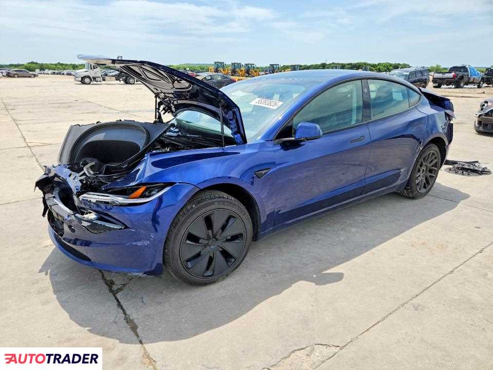 Tesla Model 3 2025