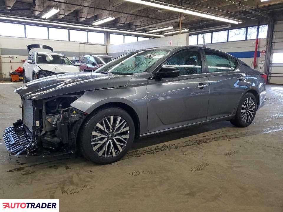 Nissan Altima 2025 2