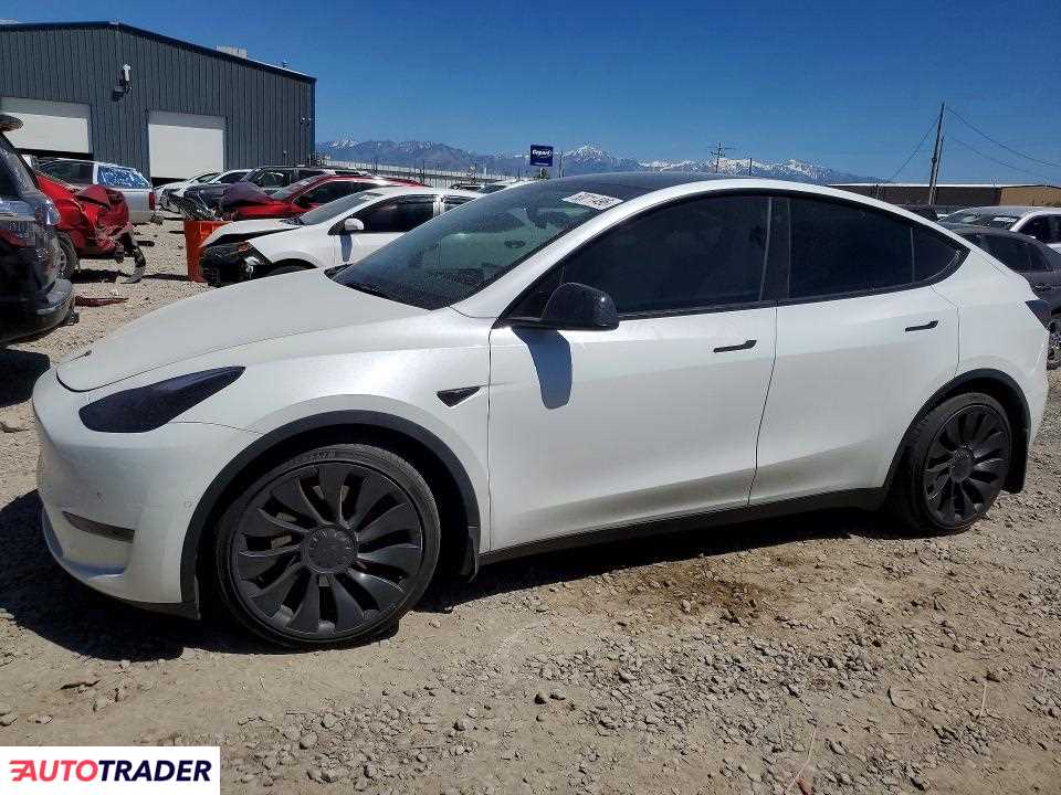 Tesla Model Y 2022