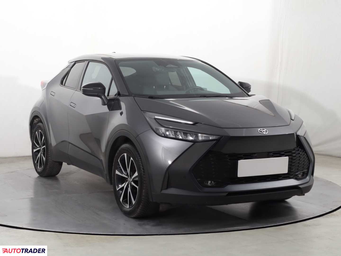 Toyota C-HR 2023 1.8 120 KM