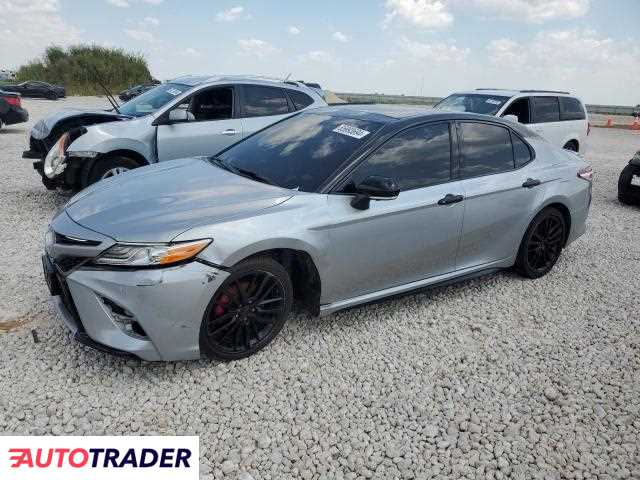 Toyota Camry 2020 3