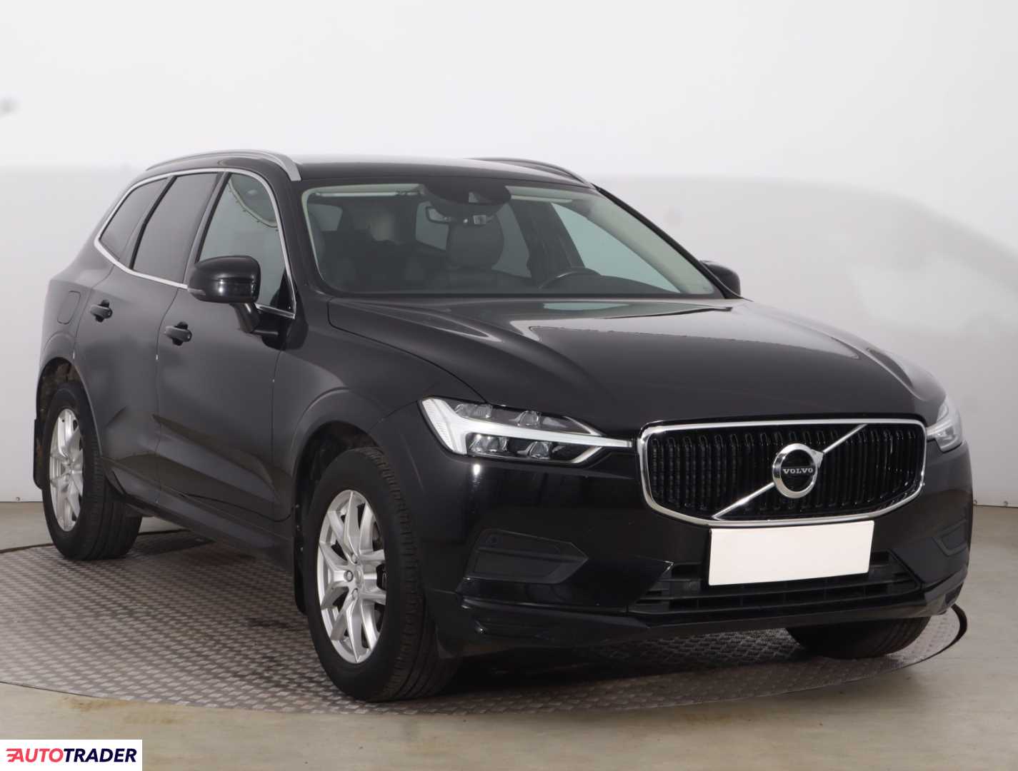 Volvo XC60 2020 2.0 147 KM