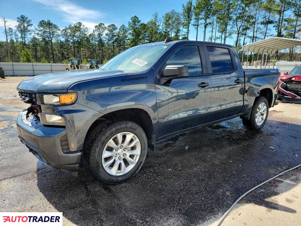 Chevrolet Silverado 2020 4