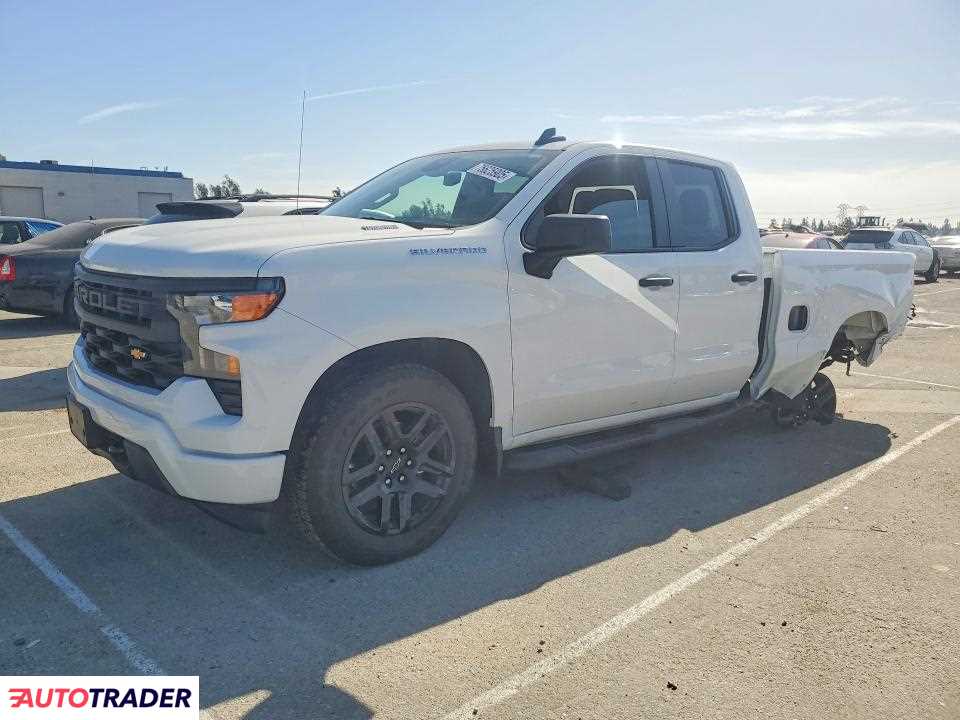 Chevrolet Silverado 2025 2