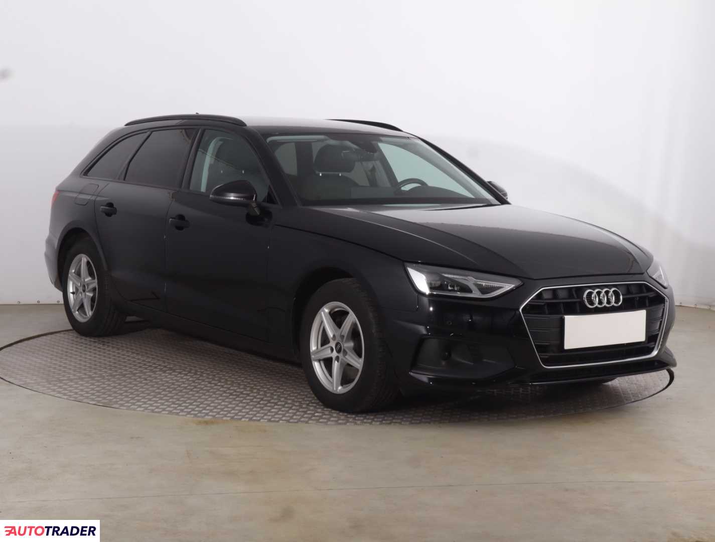 Audi A4 2021 2.0 160 KM