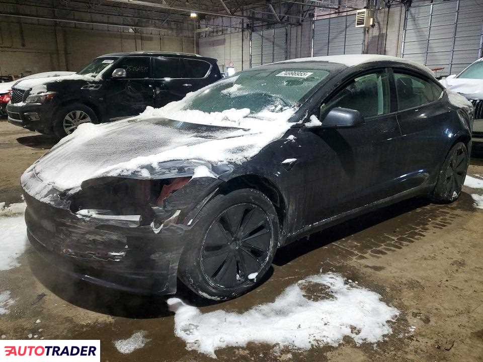Tesla Model 3 2025