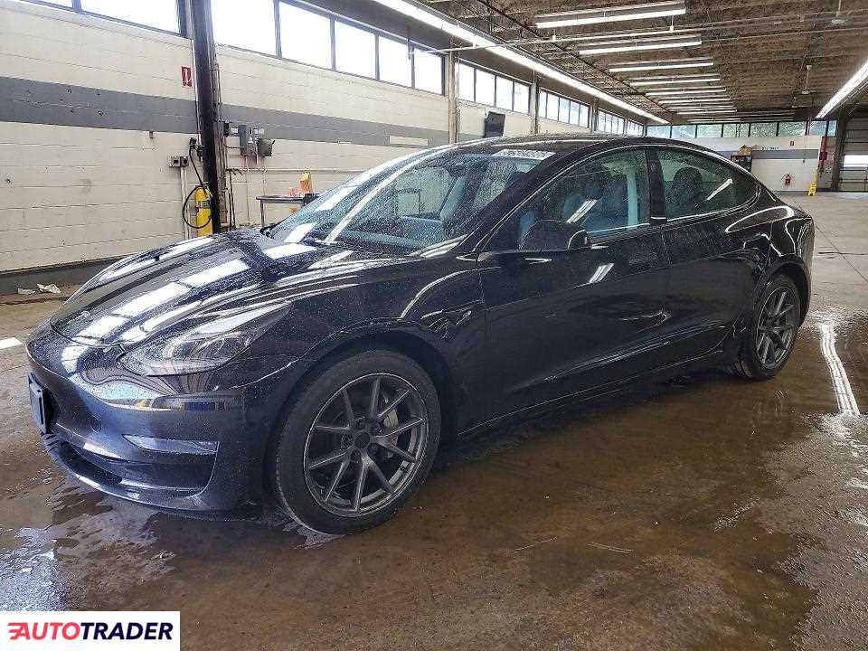 Tesla Model 3 2022