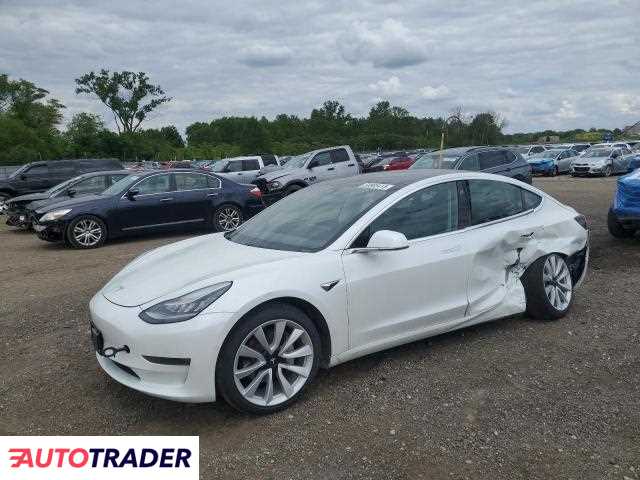 Tesla Model 3 2020