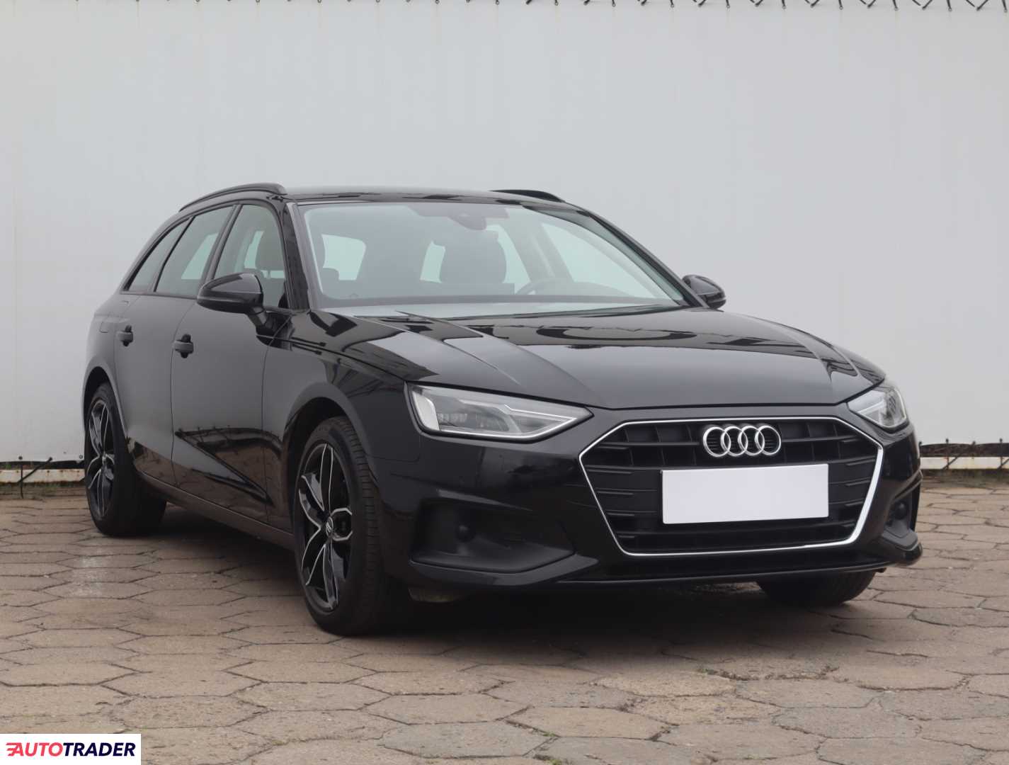 Audi A4 2022 2.0 160 KM