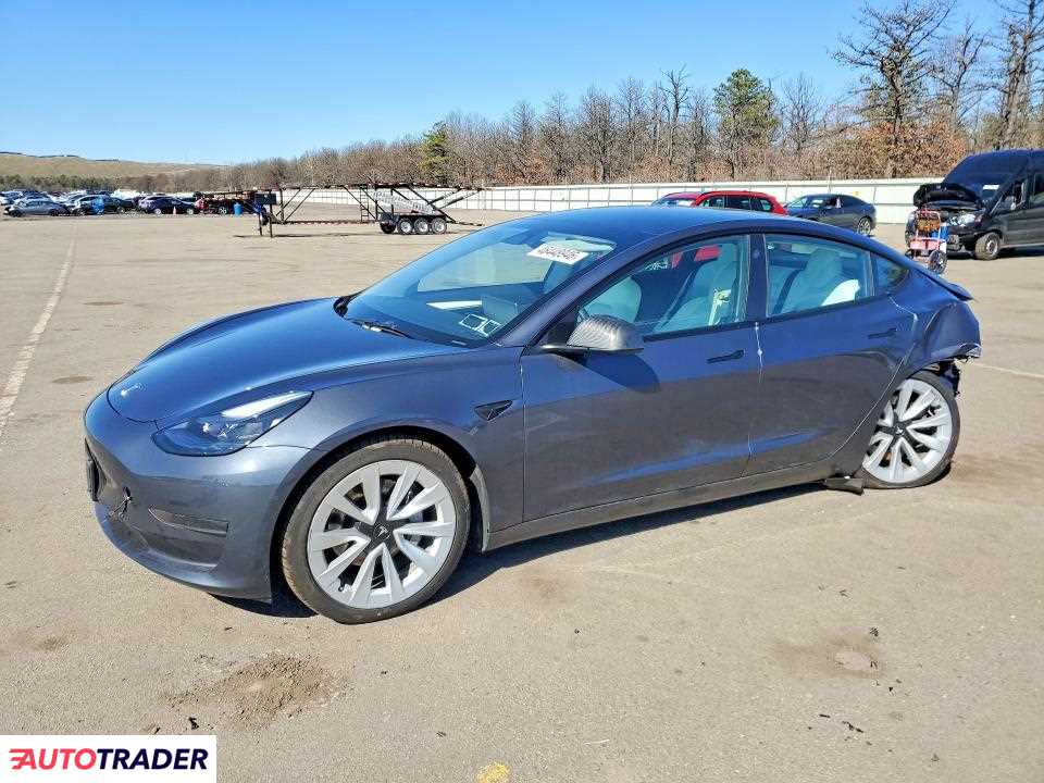 Tesla Model 3 2023