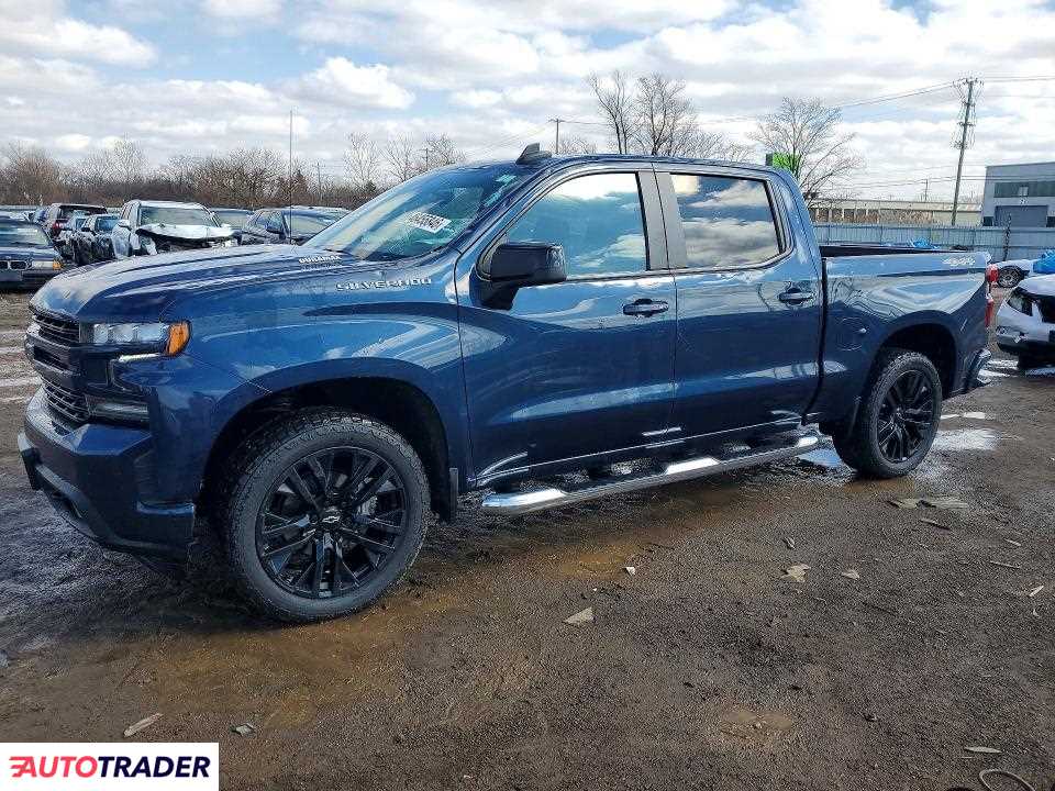 Chevrolet Silverado 2021 3