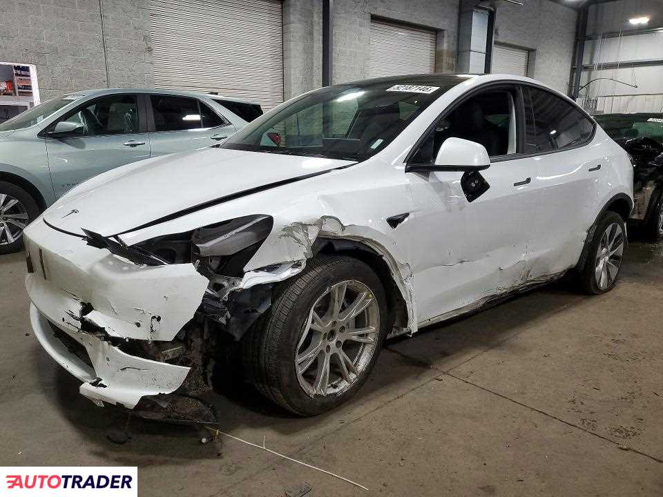 Tesla Model Y 2022