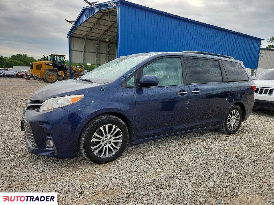 Toyota Sienna 2020 3