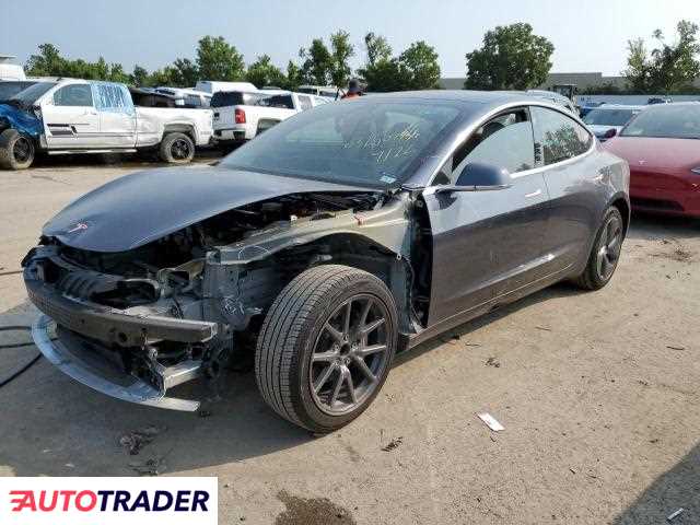 Tesla Model 3 2020