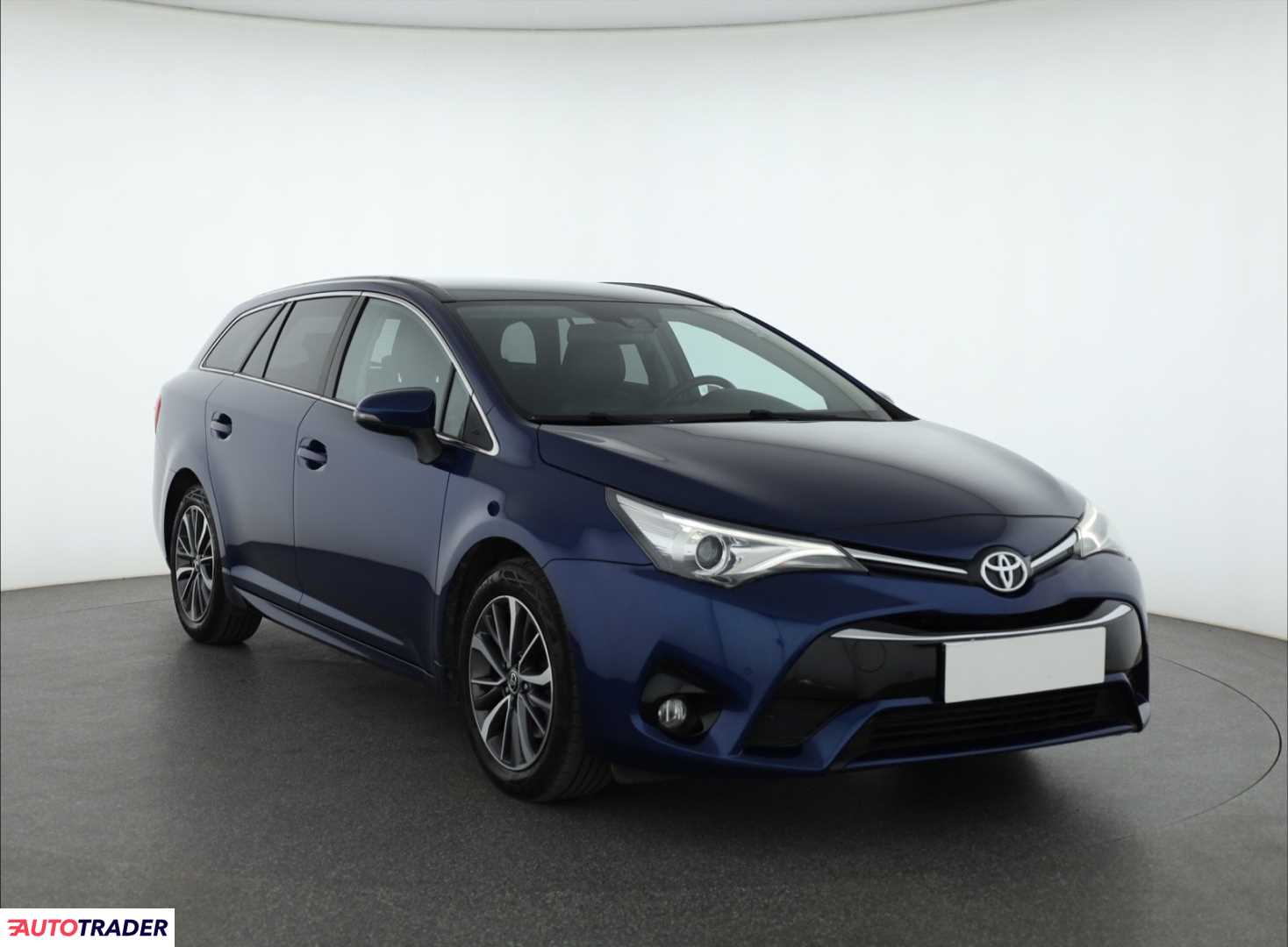 Toyota Avensis 2015 2.0 140 KM