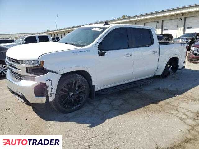 Chevrolet Silverado 5.0 benzyna 2019r. (LOUISVILLE)