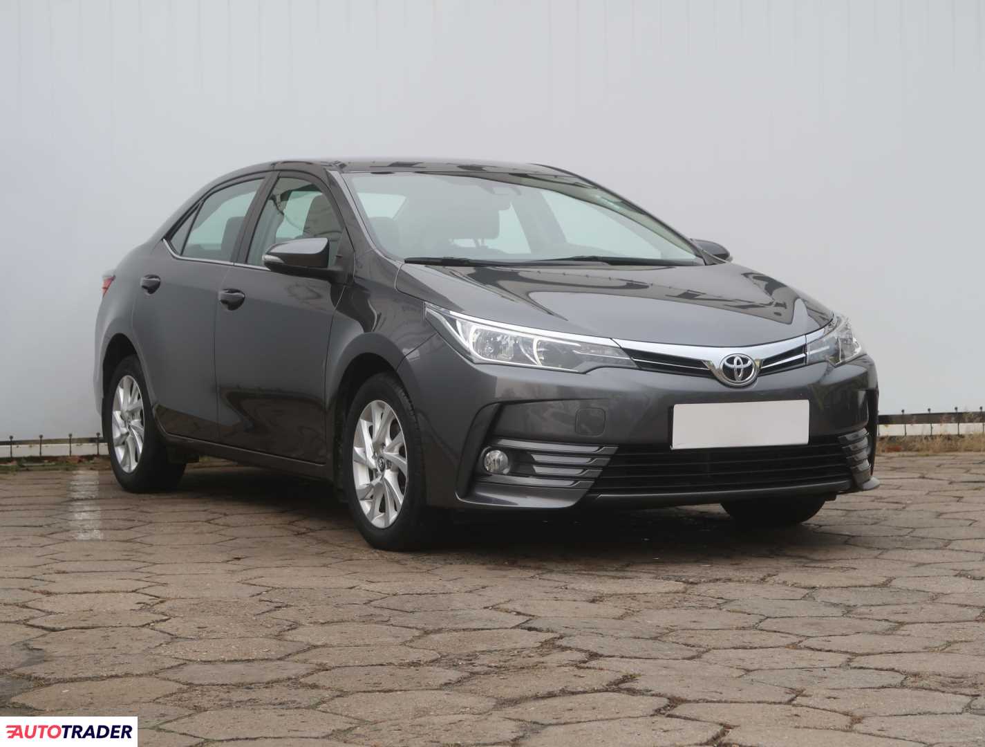 Toyota Corolla 1.6 130 KM 2017r. (Piaseczno)