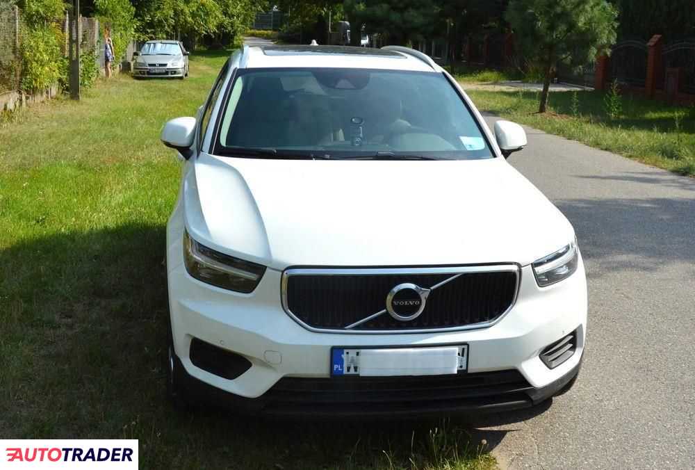 Volvo XC40 2.0 benzyna 247 KM 2020r. (brwinów)