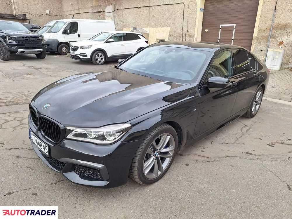 BMW 730 2018 3.0 265 KM