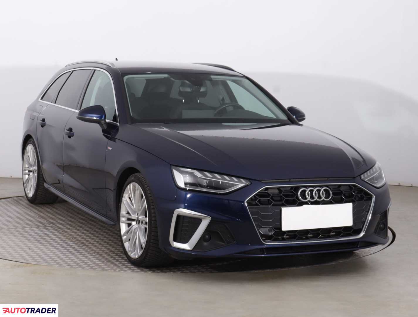 Audi A4 2023 2.0 147 KM
