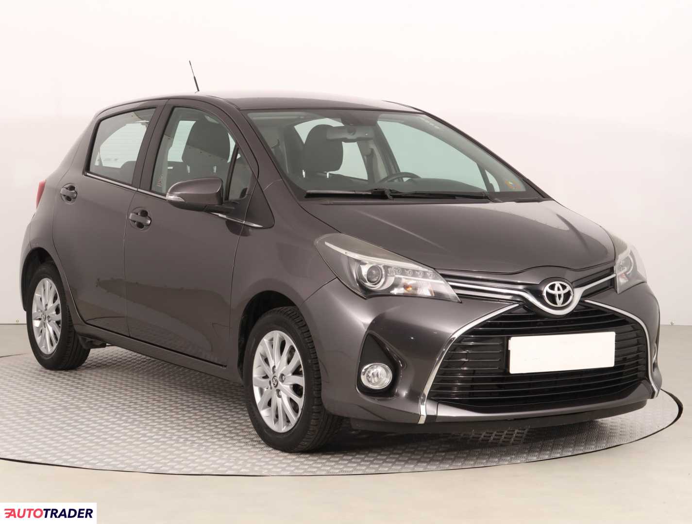 Toyota Yaris 2014 1.3 97 KM