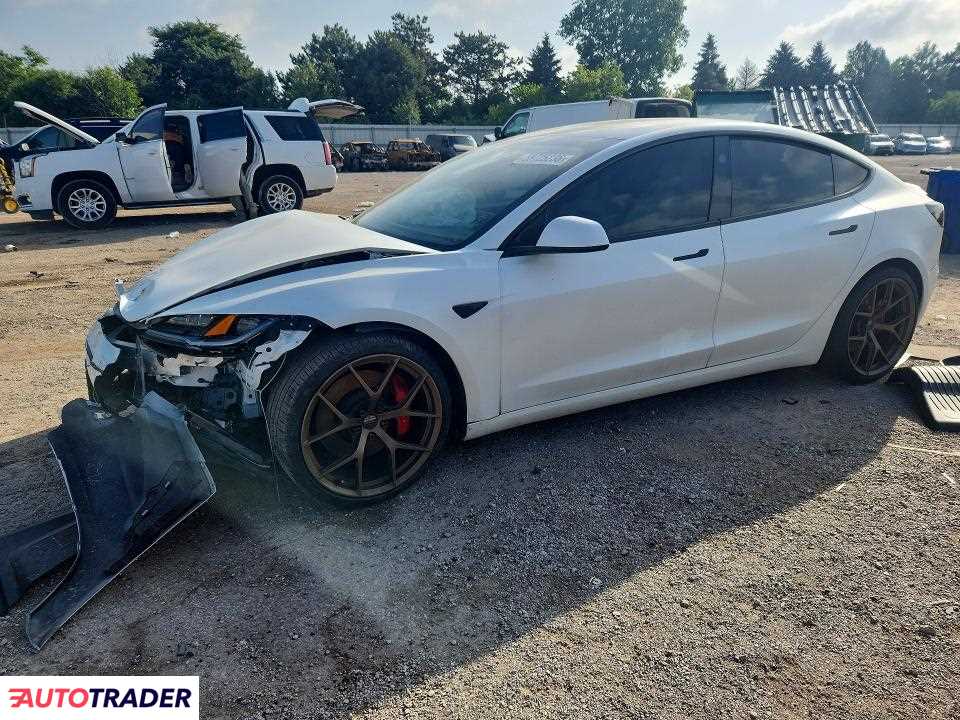 Tesla Model 3 2025