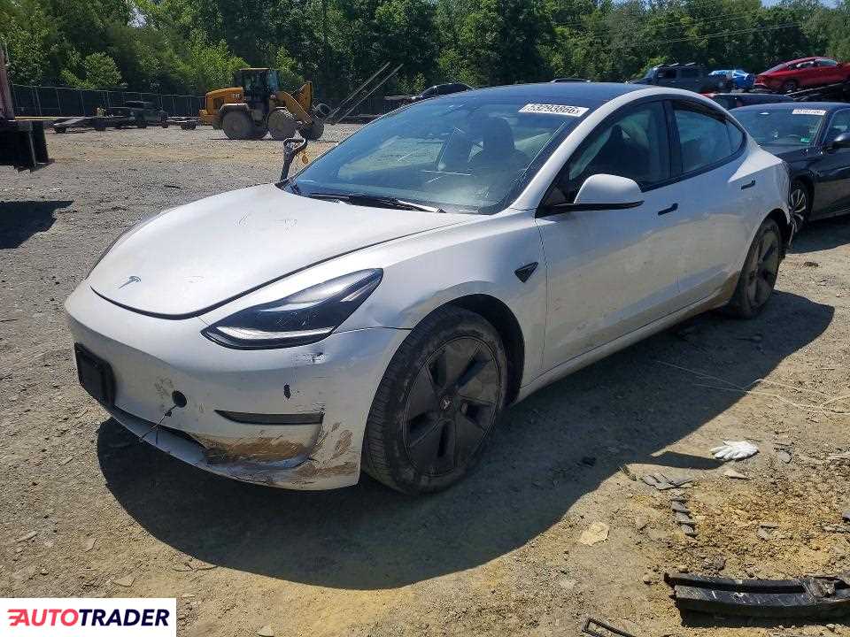 Tesla Model 3 2023