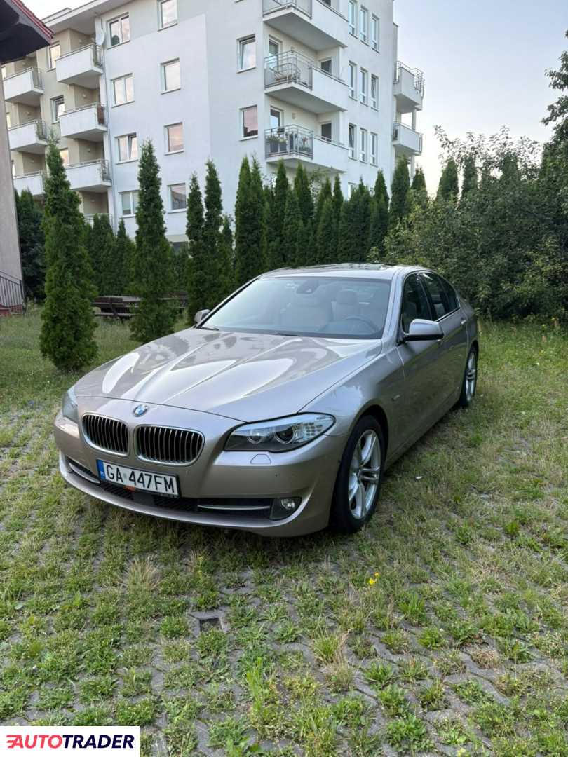 BMW 535 2011 3.0 299 KM