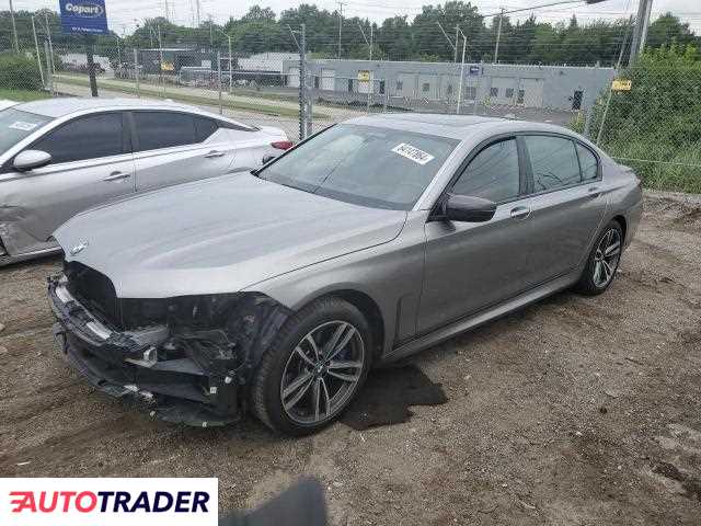 BMW 750 2020 4