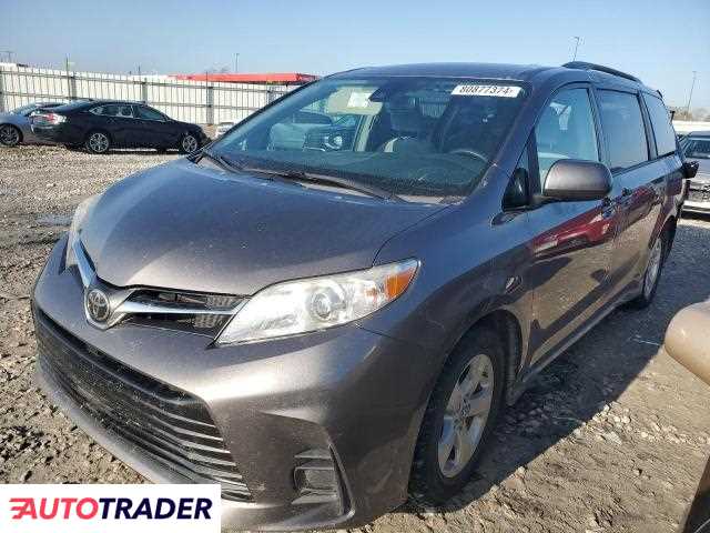 Toyota Sienna 3.0 benzyna 2019r. (CAHOKIA HEIGHTS)